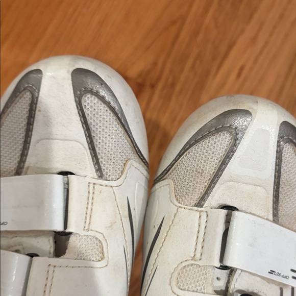 Shimano White and Black Cycling Shoes - Picture 2 of 5